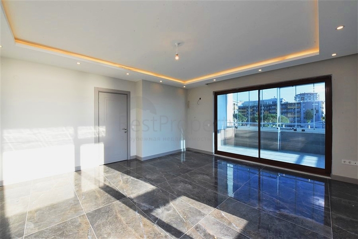 Пентхаус 3+1 с видом на Средиземное море в Махмутларе