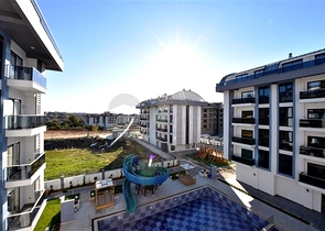 Уютная квартира 1+1 в комплексе с разнообразной инфраструктурой в районе Оба