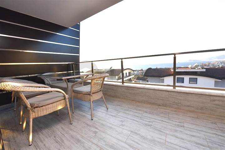 Пентхаус 2+1 с потрясающим видом в районе Каргыджак