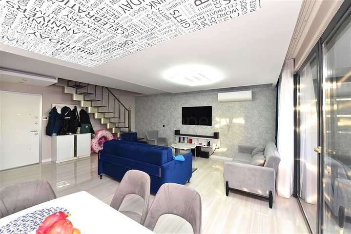 Пентхаус 2+1 с потрясающим видом в районе Каргыджак