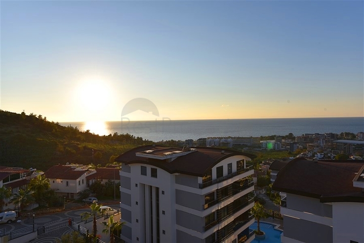 Пентхаус 2+1 с потрясающим видом в районе Каргыджак