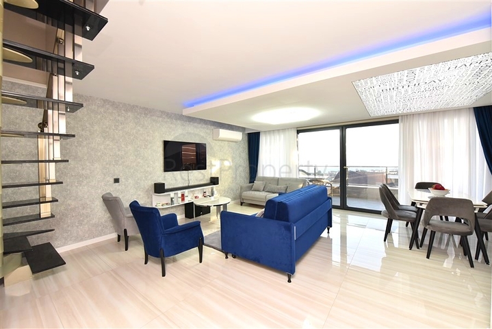 Пентхаус 2+1 с потрясающим видом в районе Каргыджак