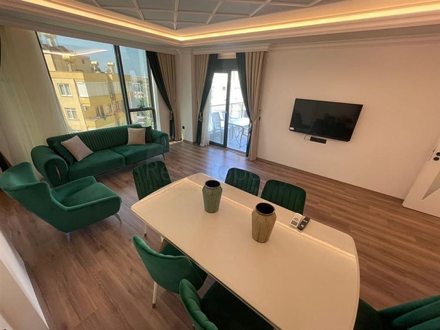 Шикарная квартира планировкой 3+1 с отдельной кухней в центральной части Алании