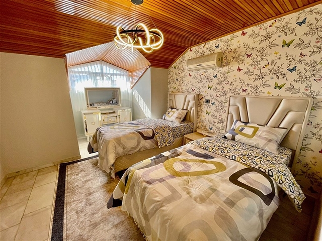 Пентхаус 4+1 в районе Оба