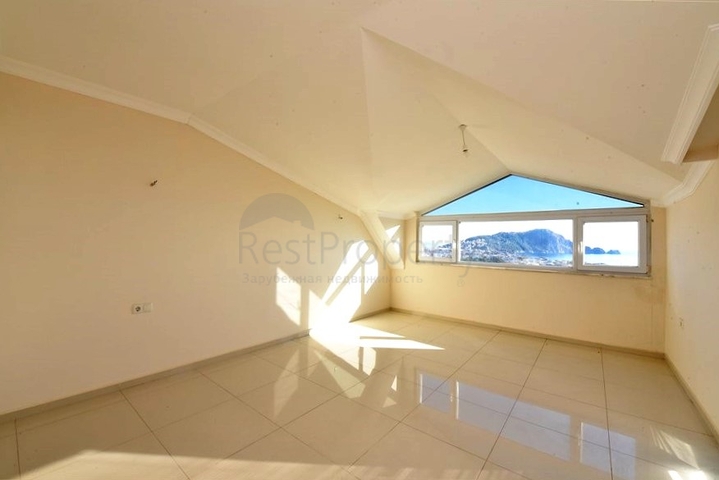 Квартира 2+1 с панорамным видом на море в районе пляжа Клеопатры