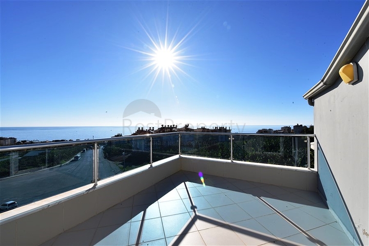 Квартира 2+1 с панорамным видом на море в районе пляжа Клеопатры