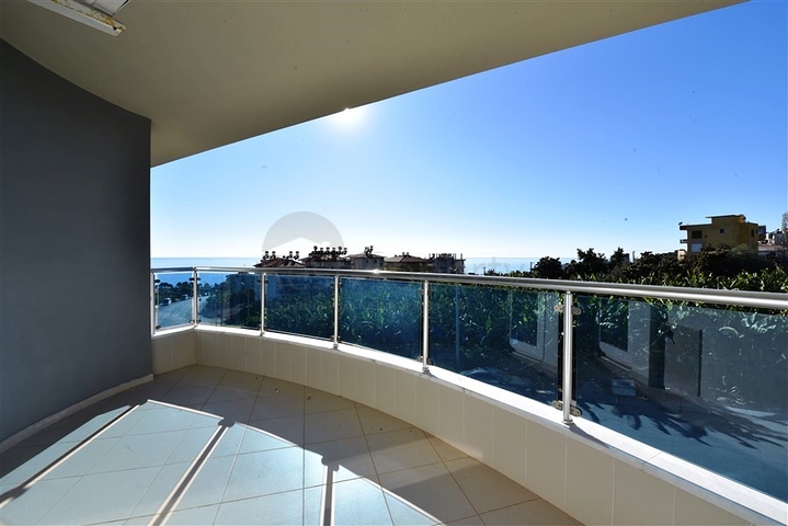 Квартира 2+1 с панорамным видом на море в районе пляжа Клеопатры