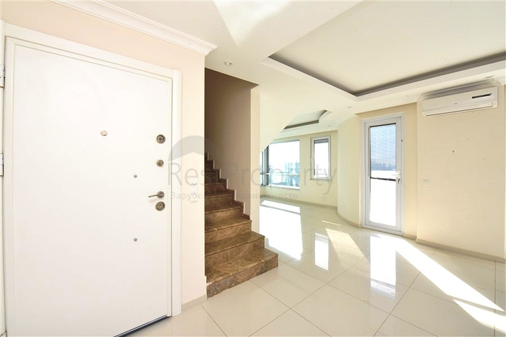 Квартира 2+1 с панорамным видом на море в районе пляжа Клеопатры