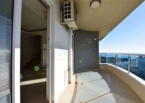 Квартира 2+1 с панорамным видом на море в районе пляжа Клеопатры