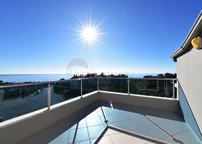 Квартира 2+1 с панорамным видом на море в районе пляжа Клеопатры