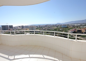 Апартаменты 2+1 с видом на море в Махмутларе