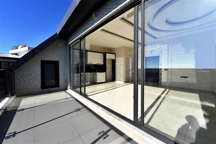 Пентхаус 2+1 с видом на море на Клеопатре