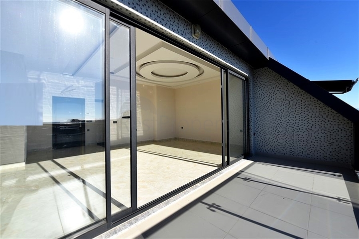 Пентхаус 2+1 с видом на море на Клеопатре