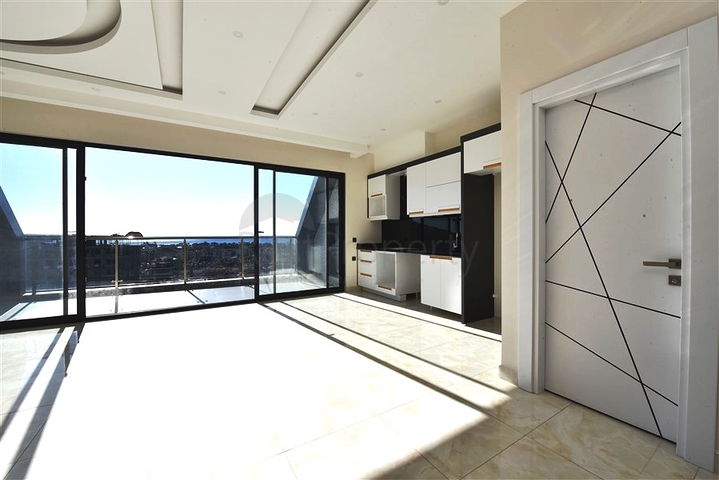 Пентхаус 2+1 с видом на море на Клеопатре