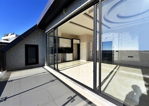 Пентхаус 2+1 с видом на море на Клеопатре