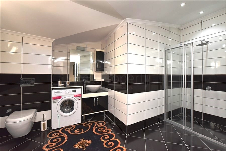 Пентхаус планировкой 2+1 на Клеопатре