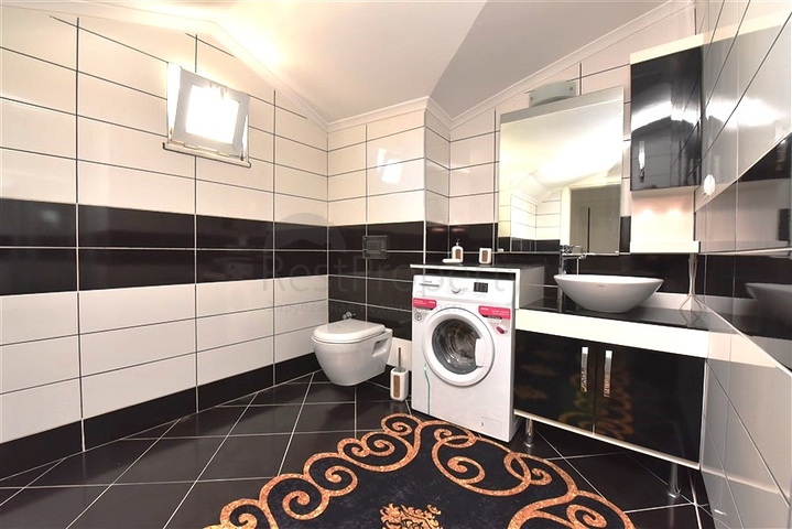 Пентхаус планировкой 2+1 на Клеопатре