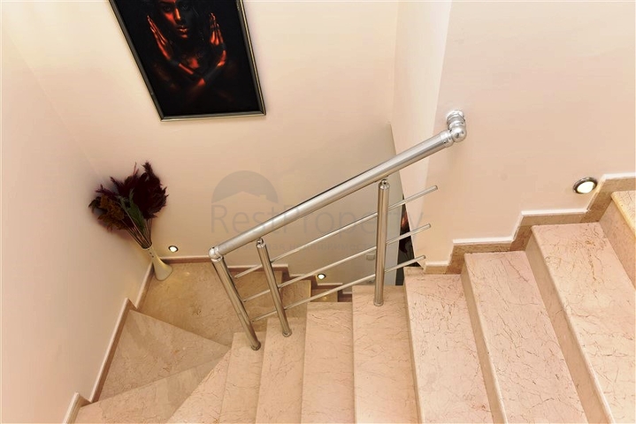 Пентхаус планировкой 2+1 на Клеопатре