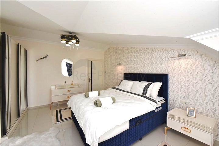 Пентхаус планировкой 2+1 на Клеопатре