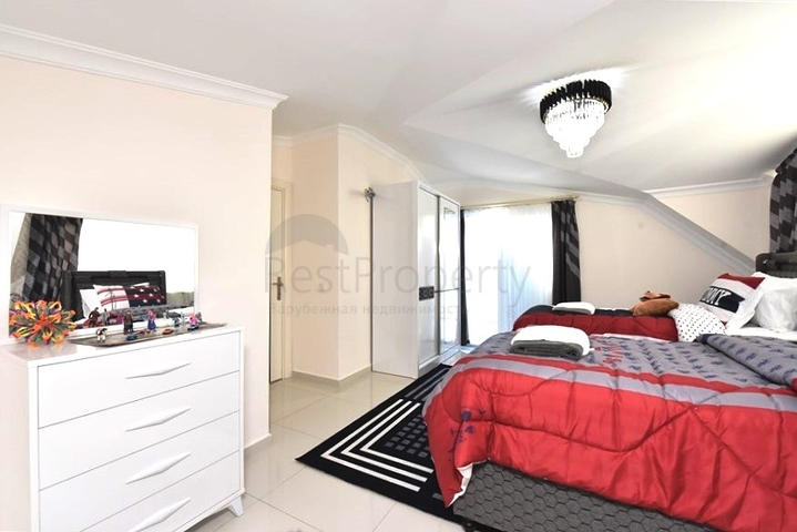 Пентхаус планировкой 2+1 на Клеопатре