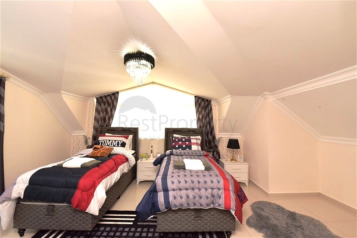 Пентхаус планировкой 2+1 на Клеопатре