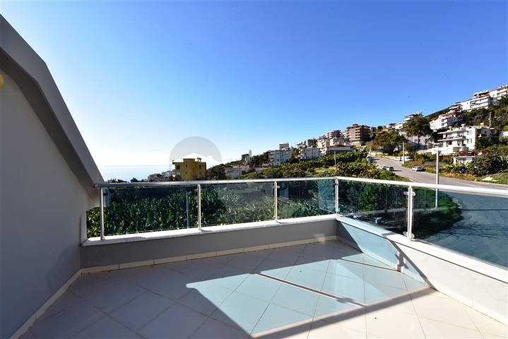 Пентхаус планировкой 2+1 на Клеопатре