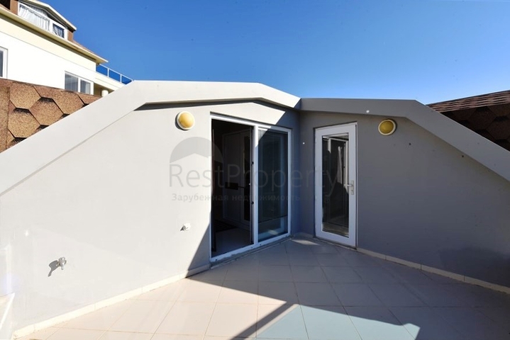 Пентхаус планировкой 2+1 на Клеопатре