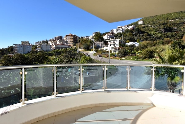 Пентхаус планировкой 2+1 на Клеопатре