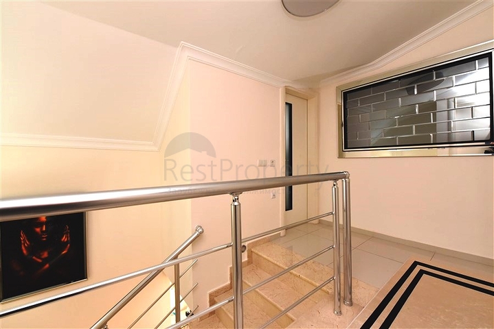 Пентхаус планировкой 2+1 на Клеопатре