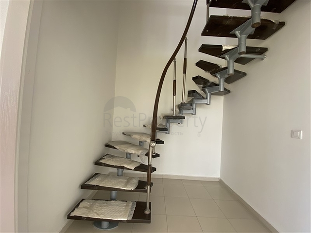 Пентхаус с панорамным видом на море в районе Тосмур