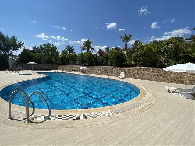 Пентхаус с панорамным видом на море в районе Тосмур