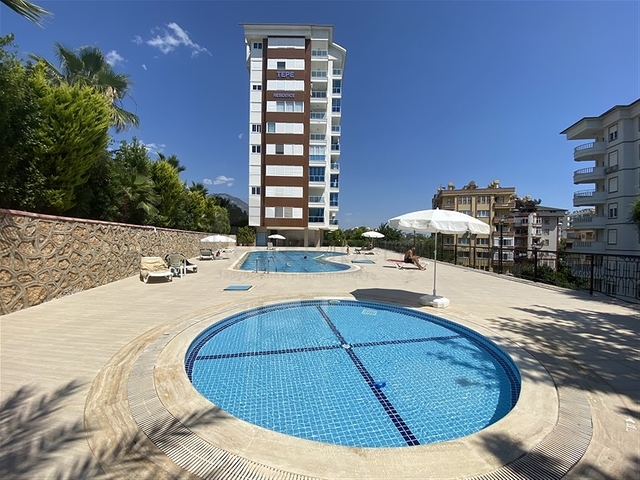 Пентхаус с панорамным видом на море в районе Тосмур