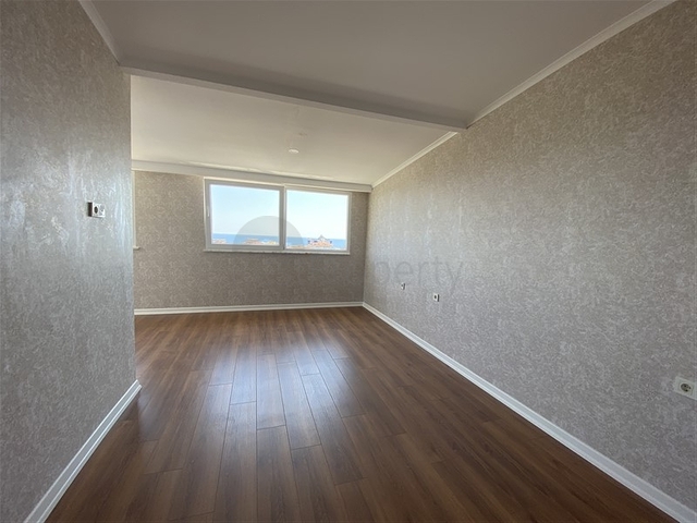 Пентхаус с панорамным видом на море в районе Тосмур