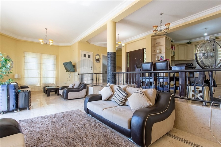 Вилла 4+1 в элитном районе Каргыджак 