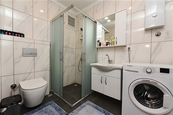 Квартира планировки 2+1 с отдельной кухней в новом доме 