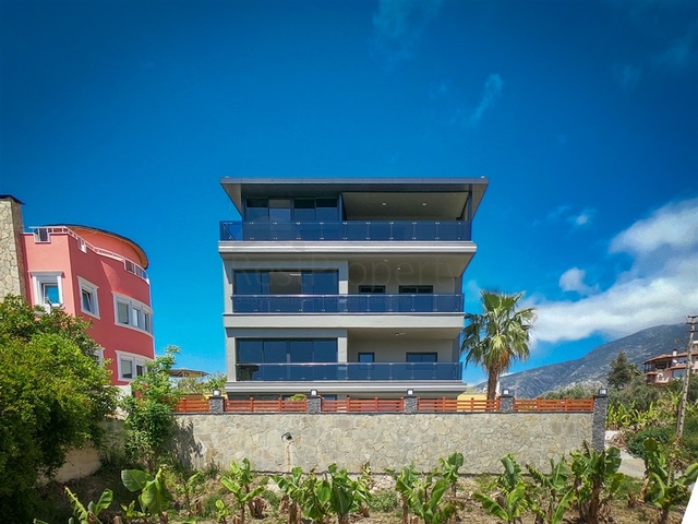 Большая вилла 4+2 в знаменитом районе Махмутлар