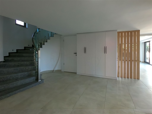 Большая вилла 4+2 в знаменитом районе Махмутлар