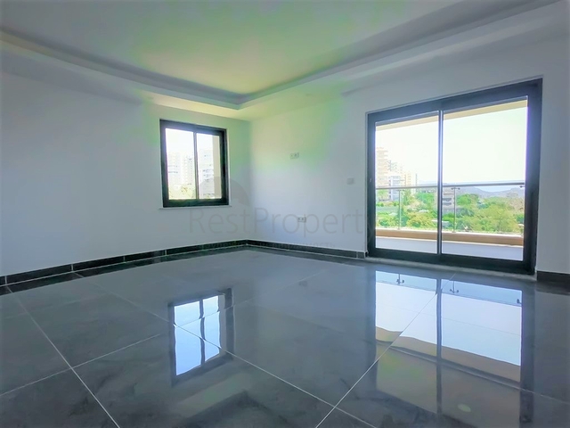 Большая вилла 4+2 в знаменитом районе Махмутлар