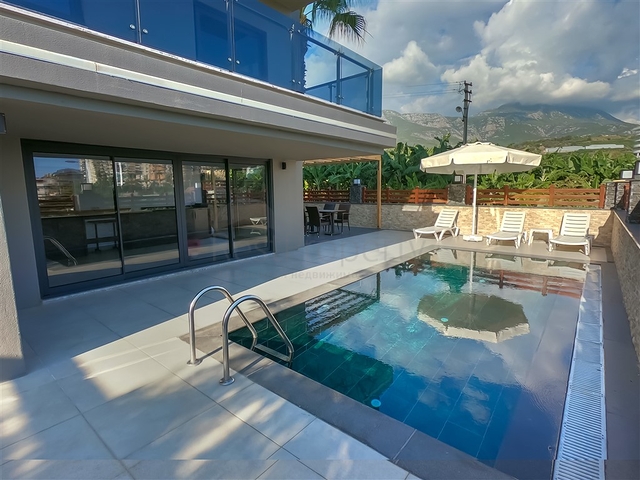 Большая вилла 4+2 в знаменитом районе Махмутлар