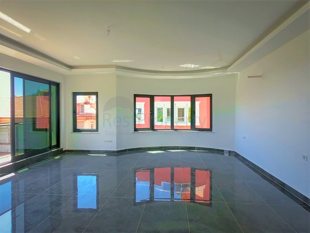 Большая вилла 4+2 в знаменитом районе Махмутлар