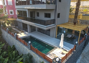 Большая вилла 4+2 в знаменитом районе Махмутлар