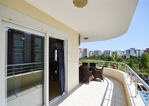 Просторная квартира 3+1 в районе Тосмур