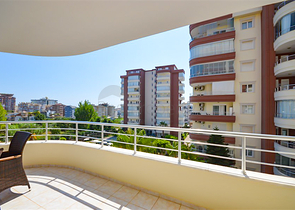 Просторная квартира 3+1 в районе Тосмур