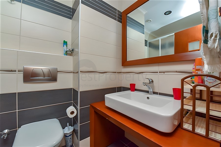 Меблированная квартира 2+1 в комплексе на первой береговой линии в центре Алании