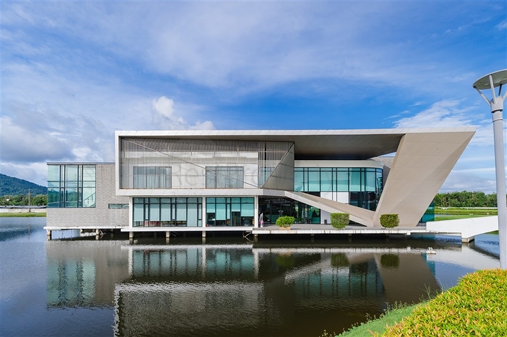 Жилой комплекс в 200 метрах от пляжа Наянг