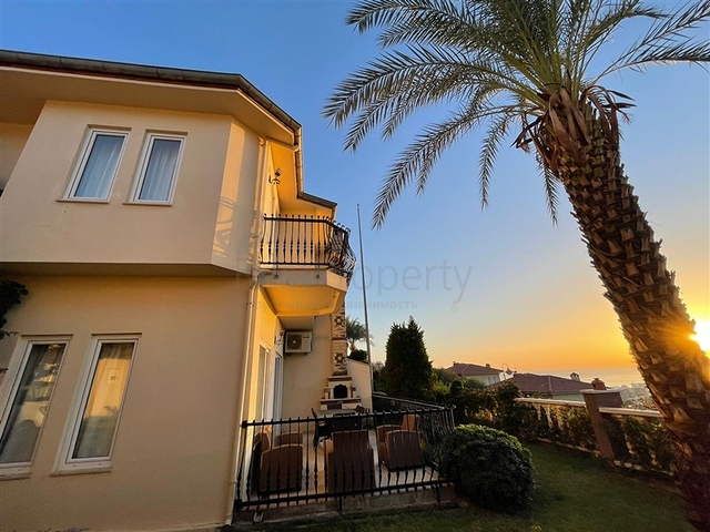 Вилла планировкой 3+1 в элитном районе Каргыджак с панорамным видом на море