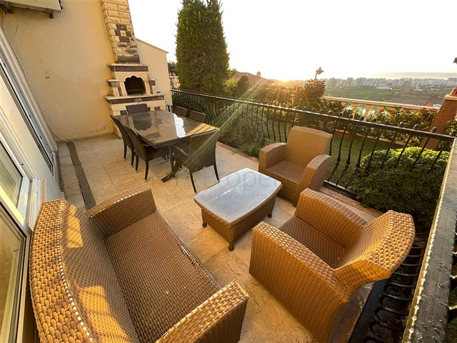 Вилла планировкой 3+1 в элитном районе Каргыджак с панорамным видом на море