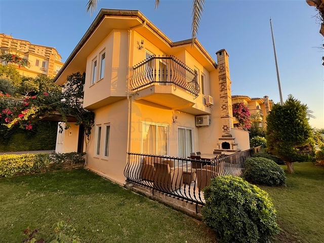 Вилла планировкой 3+1 в элитном районе Каргыджак с панорамным видом на море