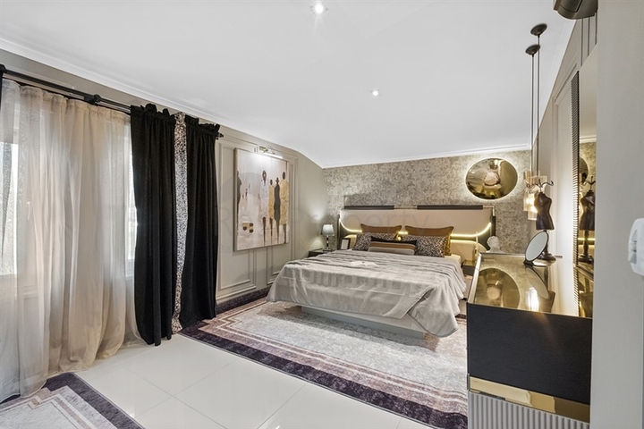 Пентхаус 4+1 с дизайнерским ремонтом и шикарным видом на море