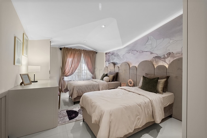 Пентхаус 4+1 с дизайнерским ремонтом и шикарным видом на море